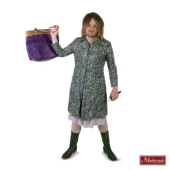 Ma Flodder Met Tas, Pruik En Sigaar